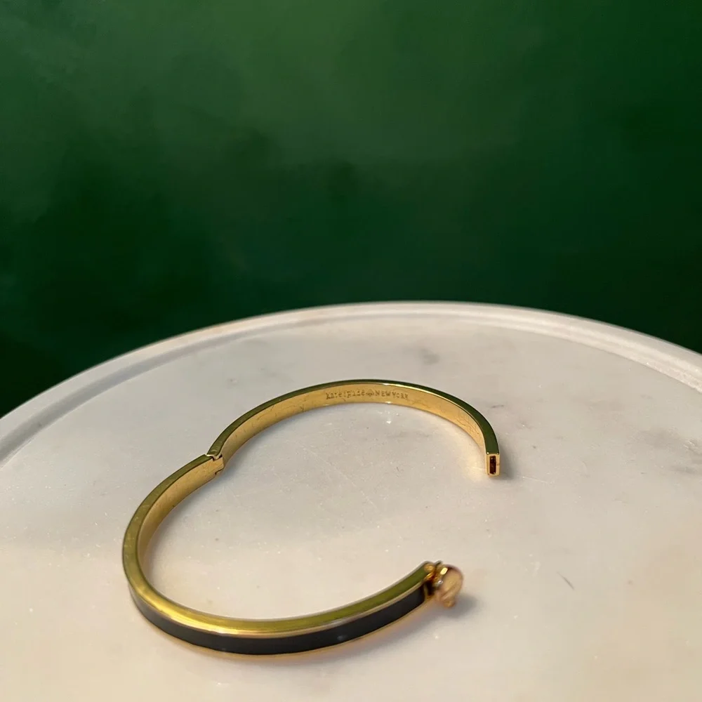 3/$30 KATE SPADE LIVE COLORFULLY BLACK ENAMEL SPADE GOLD BRACELET - Picture 3 of 4
